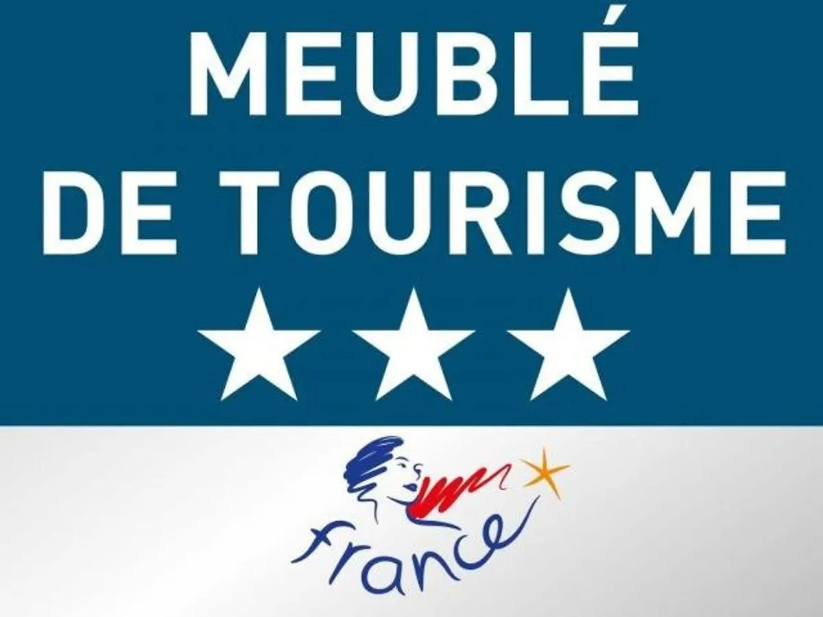 Carnac : Bel Appartement 2 Pieces Avec Terrasse Exposee Sud-Est A 500M Des Plages, Parking Inclus - Fr-1-477-214 דירה